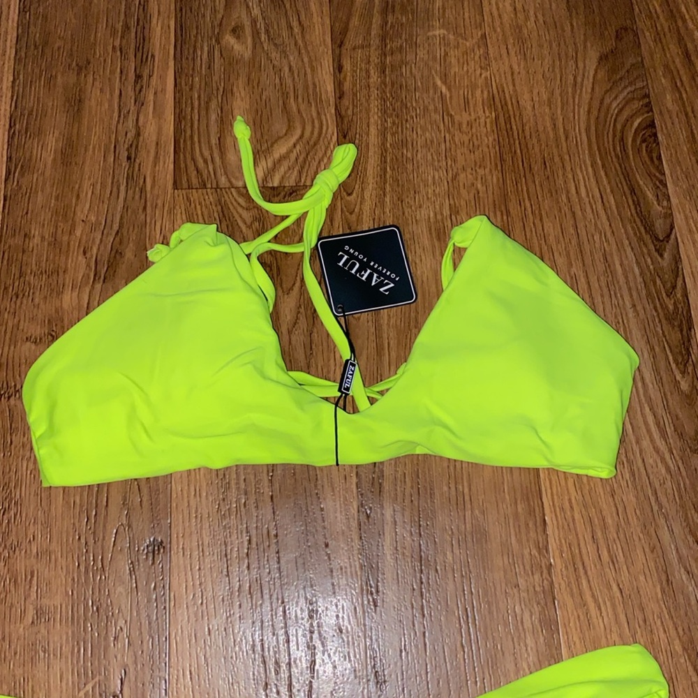 Zaful electric yellow bikini - Picture 4 of 5